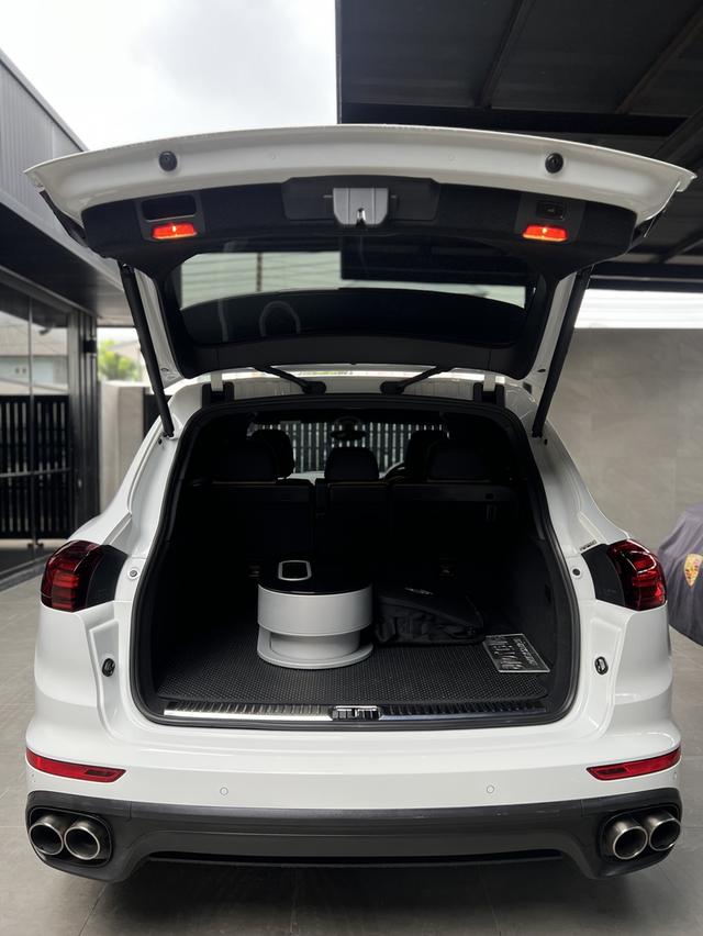 Porsche Cayenne 3.0 S E-Hybird 9