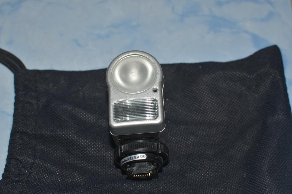 Sony HVL-FDH4 Video Flash Light for Camcorders DC 7.2V