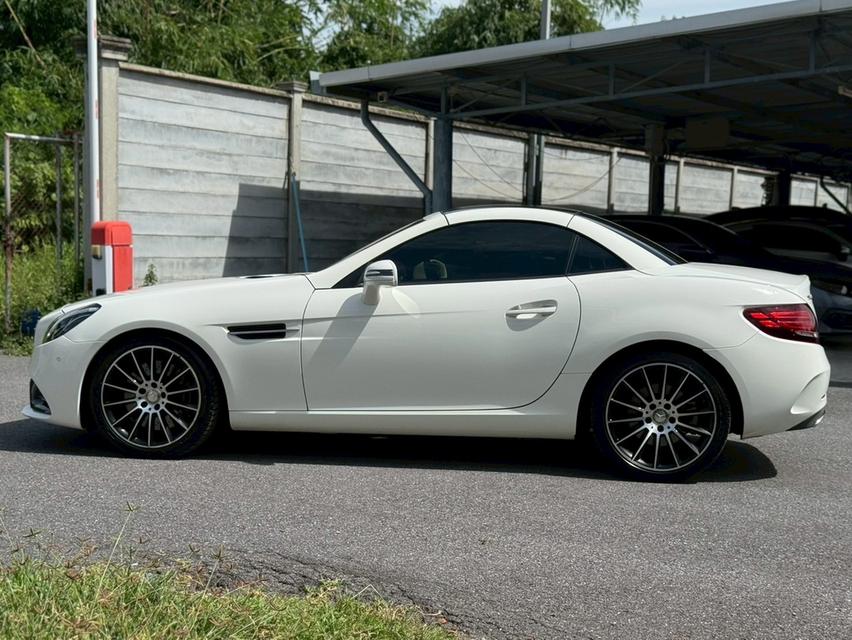 ปี 2017 Mercedes Benz SLC300 AMG Roadster