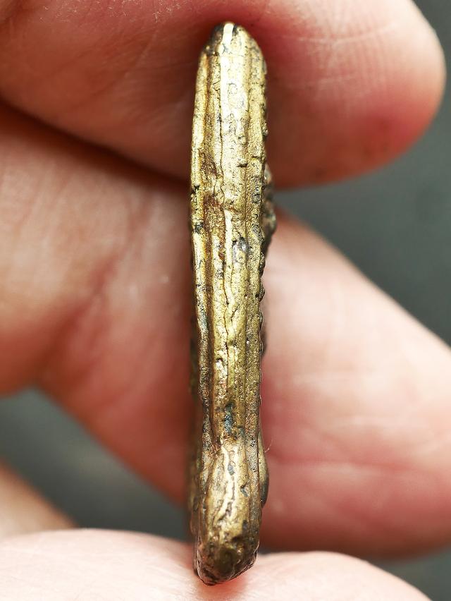 เหรียญหล่อพระพุทธชินราชหลวงพ่อเงิน พิมพ์เข่าจม เนื้อทองผสม ว ัดดอนยายหอม ปี 2493...เก่าเดิมๆ สวยแชมป์ 9