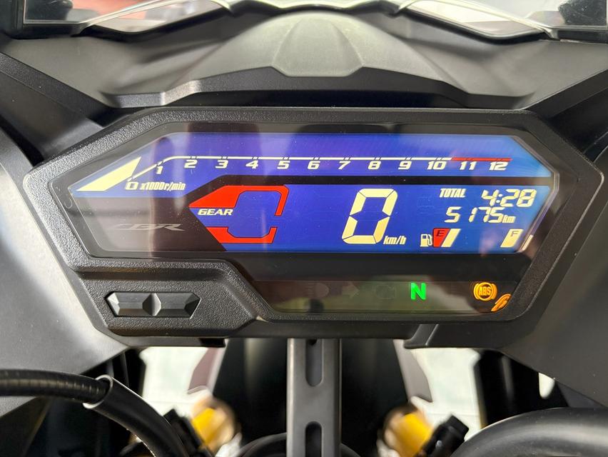 CBR150R ABS ผ่อนได้ ไม่ต้องค้ำ มีประกัน มีเก็บปลายทาง สภาพใสกริ๊บ ชุดสีไร้ริ้วรอย เครื่องเดิม วิ่ง5000 ปี66 5