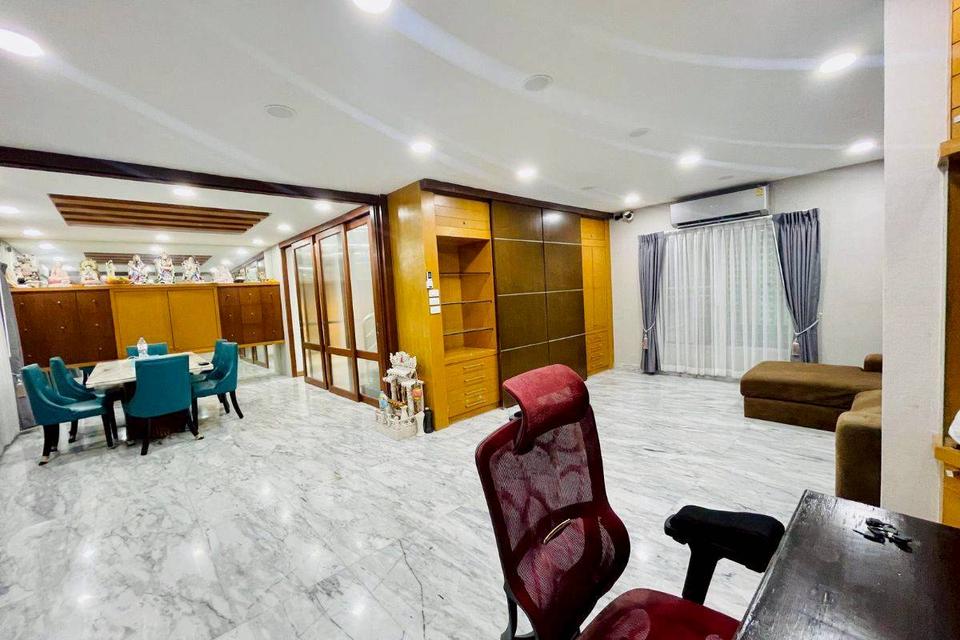 หมู่บ้านอารียา นาคนิวาส ลาดพร้าว 71 ถนนลาดพร้าว แขวงลาดพร้าว เขตลาดพร้าว กรุงเทพมหานคร 9