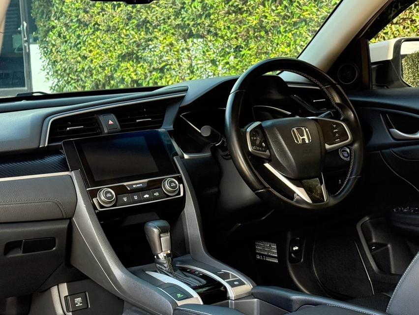 2018 HONDA CIVIC FC 1.5 TURBO RS รถมือเดียวออกป้ายแดง รถวิ่งน้อย เข้าศูนย์ทุกระยะ ไม่เคยมีอุบัติเหตุครับ 12