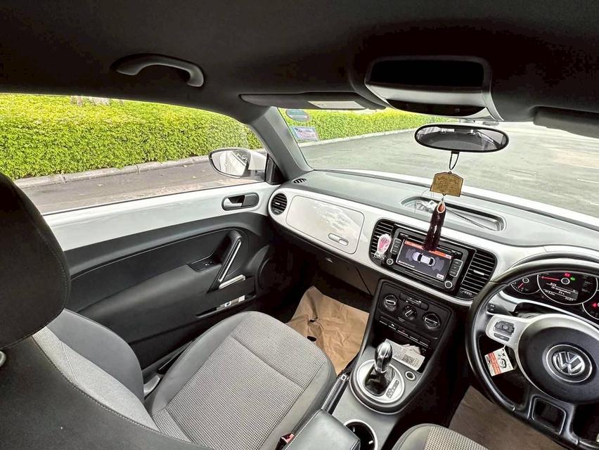 VOLKSWAGEN NEW BEETLE 1.2 TSI Turbo สีขาว ปี 2012 จด 2013 รูปที่ 9