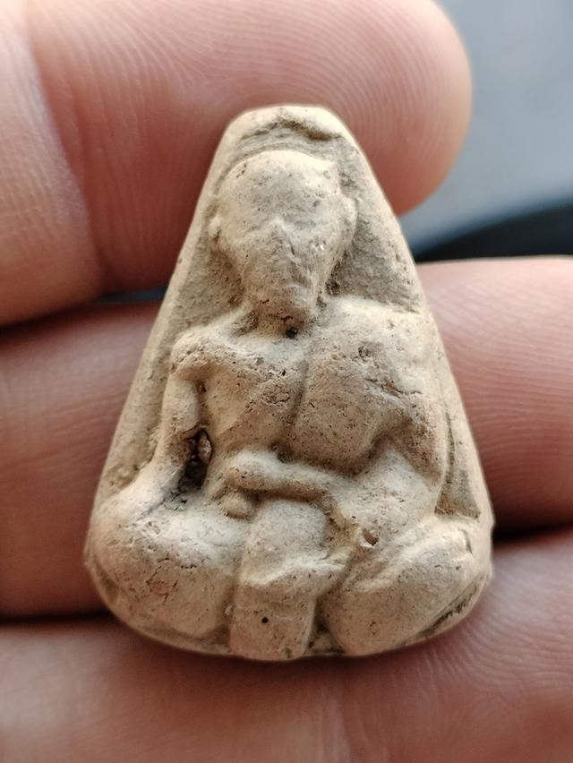 พระรูปเหมือนหลวงพ่อจง วัดหน้าต่างนอก เนื้อดิน ออกวัดห่อหมก ปี2476