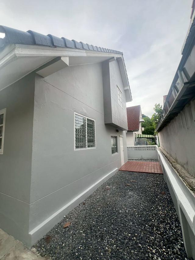 ขายบ้านเดี่ยว สูง 2 ชั้น เนื้อที่ 50 ตรว. หมู่บ้านประภาวรรณ์โฮม 2 ถนนสุวินทวงศ์ 28 5