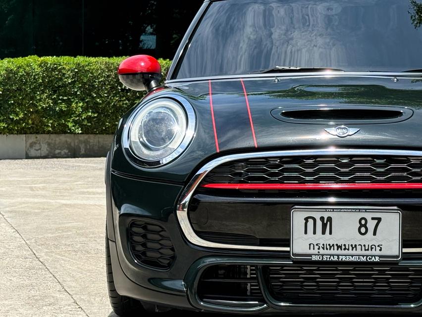 2017 MINI JOHN COOPER WORKS ( แท้ ) รถมือเดียวออกป้ายแดง รถวิ่งน้อย เข้าศูนย์ตามระยะ ไม่เคยมีอุบัติเหตุครับ 6