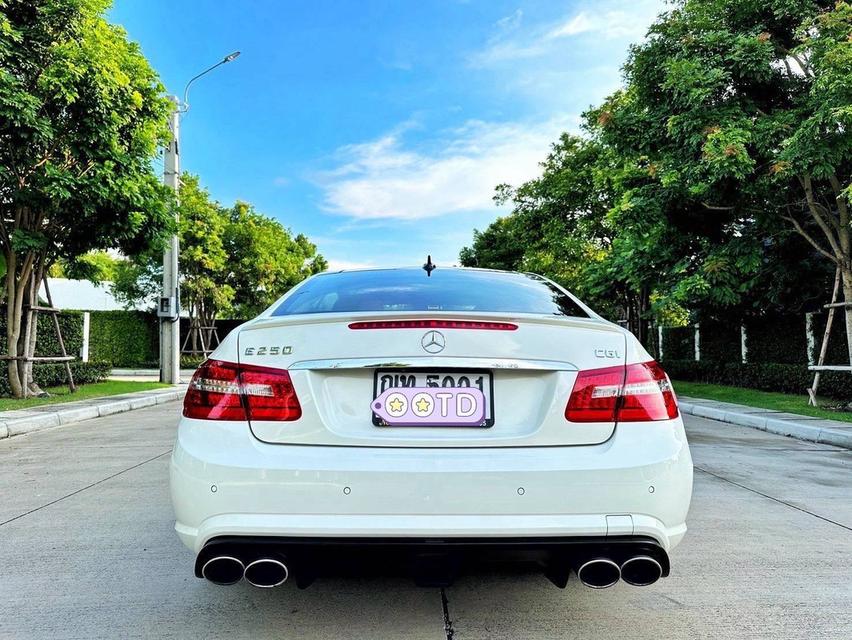 BENZ E250 COUPE AMG หลังคาแก้ว สีขาว เบาะแดง ปี 2012 อ็อฟชั่นเต็มสุดครับคันนี้ รูปที่ 6