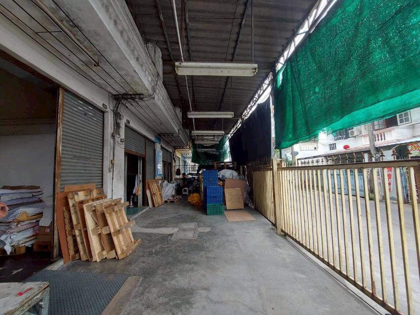 ขายตึก 4 ชั้น 3 คูหา ซอยสำโรงเหนือ 7 ใกล้อิมพีเรียลเวิลด์สำโรง 4