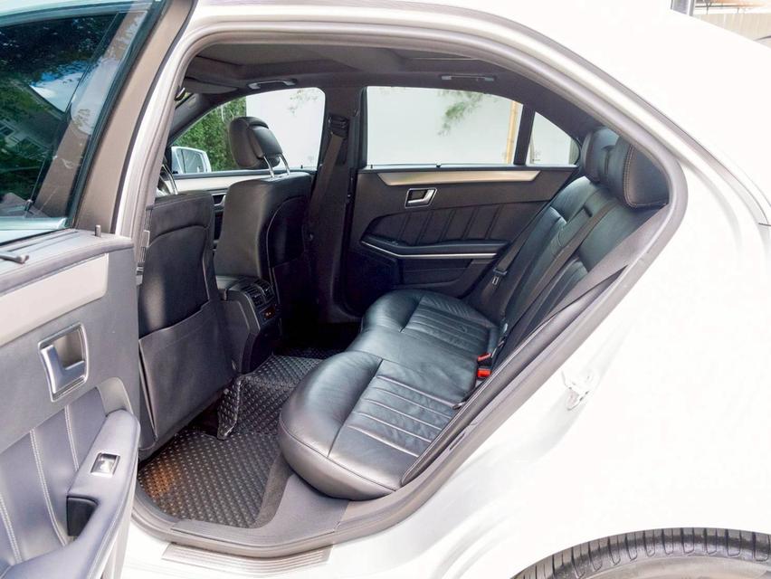 Mercedes-Benz E300 2.1 AMG Bluetec Hybrid (W212) ปี 2014 18