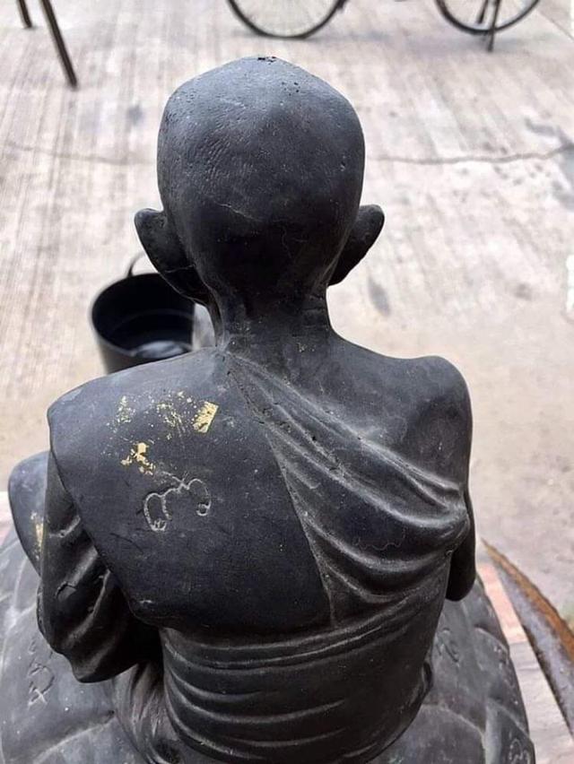 พระบูชาหลวงปู่หลิว หน้าตัก9นิ้ว วัดไร่แตงทอง วัสดุทองเหลือง 8
