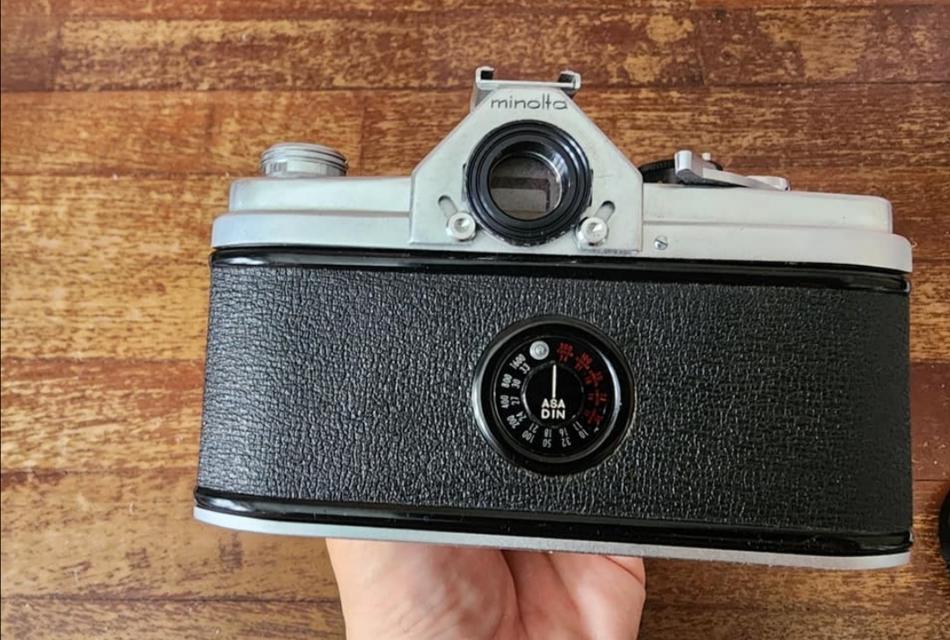 กล้องฟิลม์ Minolta SR-1 (55 MM 1 : 1.8) 3