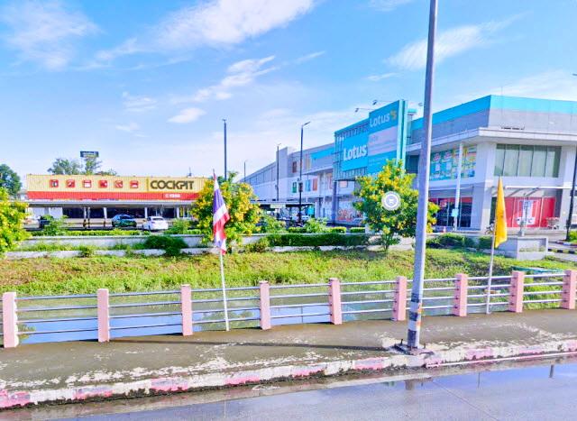 โชว์รูม ร้านอาหาร ที่จอดรถ ลำลูกกาคลอง2 พร้อมอาคารร้านค้า 2ไร่ 1งาน BTS คูคต 1.7กม. ให้เช่าที่ดินถมแล้ว 3,640 ตร.ม. เข้า 3