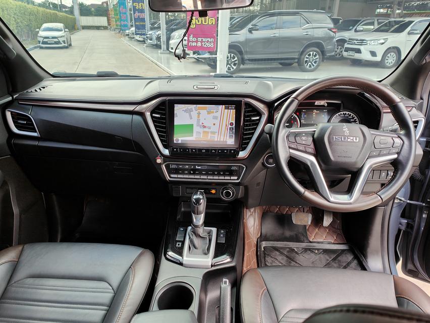 Isuzu D-Max 3.0 V-cross M D-Cab AT 10