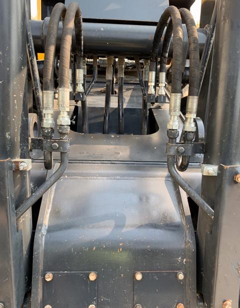 WR12-6 (WA100-6) แขนยกสูงพิเศษ ตัก 1.28 คิว ยกสูง 3.90 ม. เครื่องยนต์ 4 สูบเทอร์โบ 99.4 แรงม้า  7