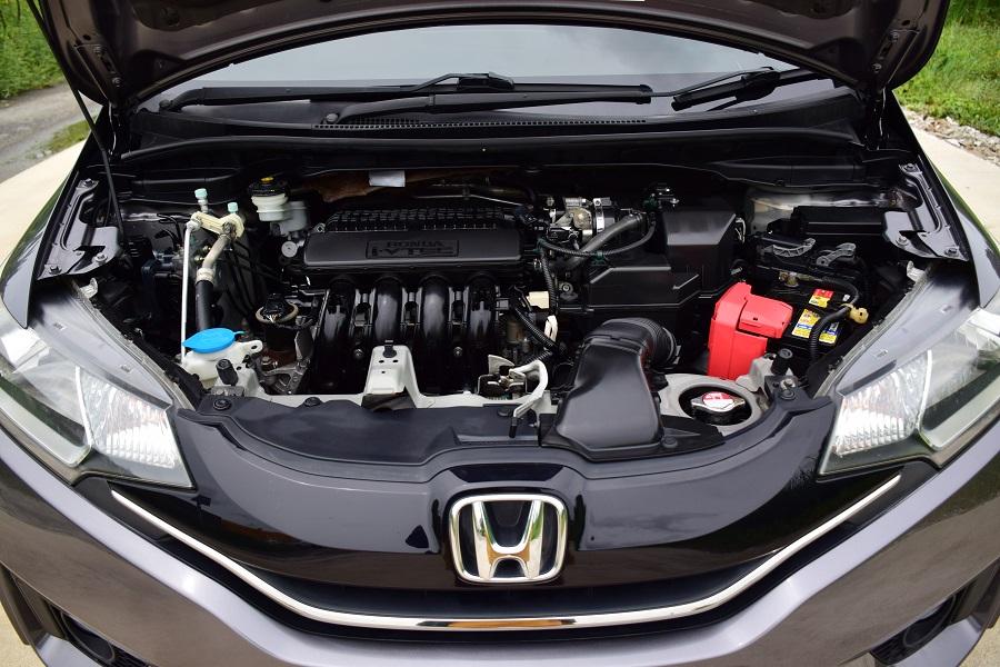 ปี2014จด15 ฟรีดาวน์ HONDA JAZZ GK เกียร์แพดเดิ้ลชิฟ SV / เบาะหนังแท้ แอร์จอ ครุสคอลโทล กุญแจคีเรท จอ กล้องหน้าหลังABS AIRBAG โทร0957401229 ไอดีไล UTBP 3