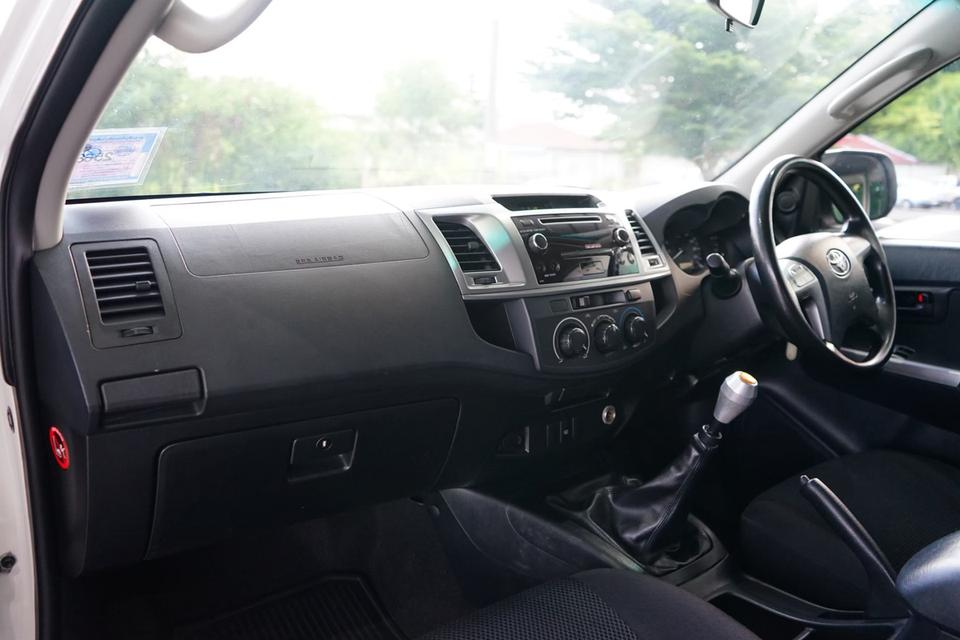 2015 TOYOTA VIGO 2.5E 10