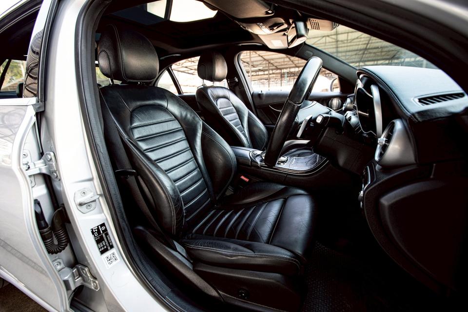 Benz C350e ปี 2017  สีบรอน สวยสภาพดี รูปที่ 11