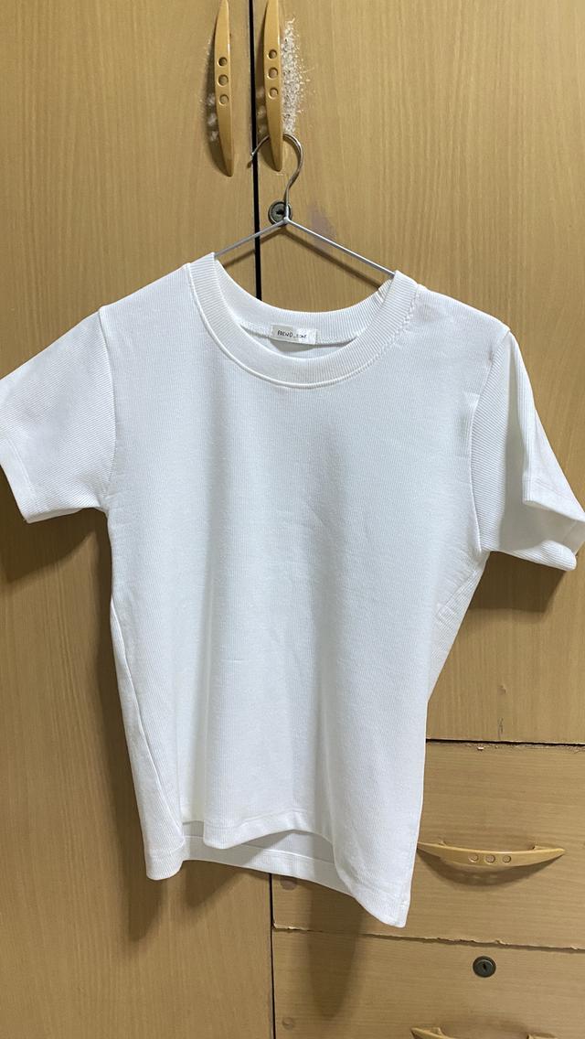 เสื้อแฟชั่น เข้ารูป ทรงสวย รูปที่ 4