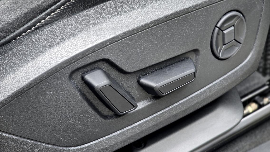 รหัสรถ WB36 Audi Q3 Sportback 40TFSI Quattro S Line Black Edition  ปี 2022 13