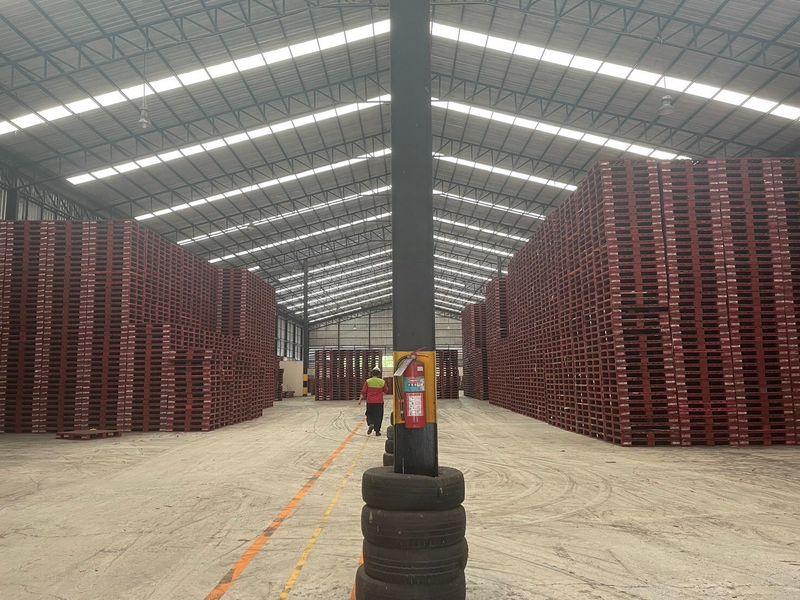 🕋Warehouse For Sale 3,200 Sq.m. Near Laemchabang:   (Can apply for a factory license) 1