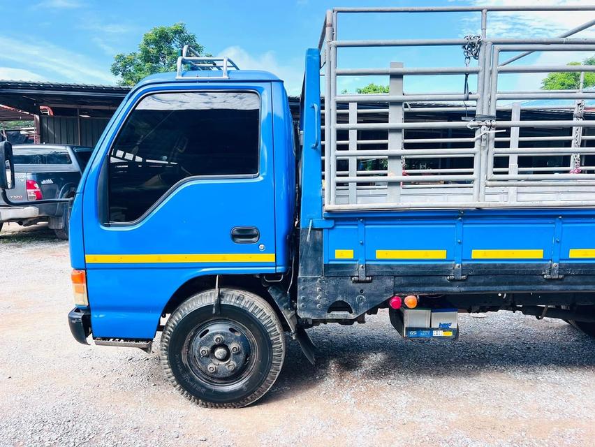 รถบรรทุก 6 ล้อเล็ก ISUZU NKR 110HP ปี 39 4