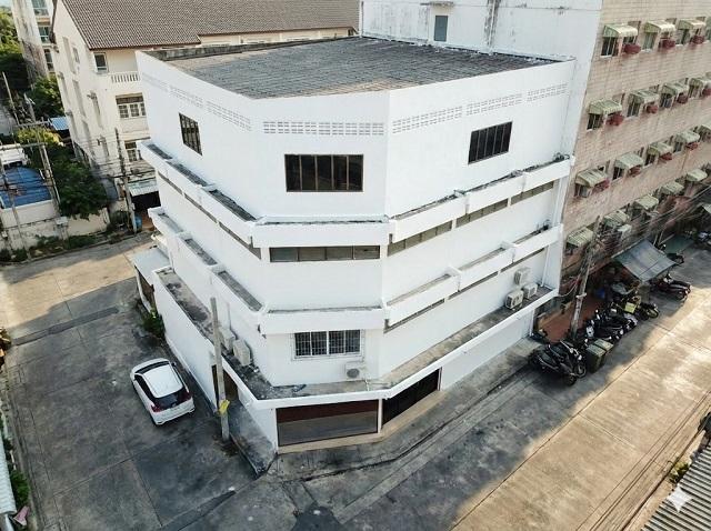 BTSเซนต์หลุยส์ 1.3กม. แม็คโคร สาทร 200ม. สภาอุตสาหกรรม 250ม. หัวมุม 33 ตร.วา. 525 ตร.ม. 4คูหาทะลุถึงกัน 3 นอน เซ็นทรัล ส 1