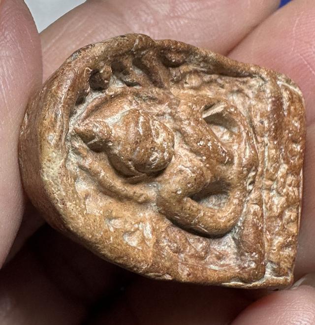 พระกำแพงซุ้มกอพิมพ์ใหญ่