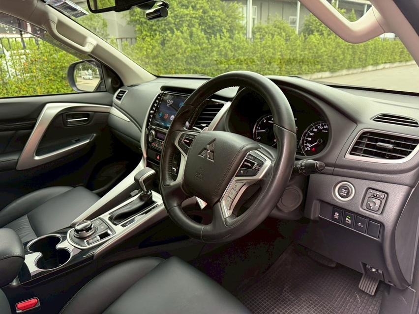 Pajero 2.4 GT Premium  NAVI 4WD ปี2017  สีน้ำตาล ดีเซล  9