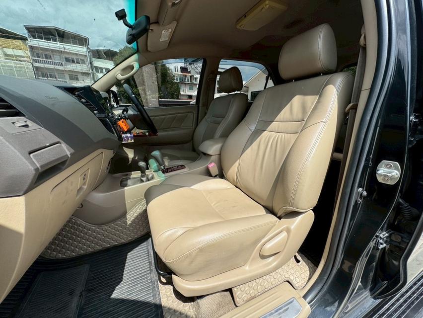 Toyota Fortuner 3.0V Trd 4x4 2010 รูปที่ 11