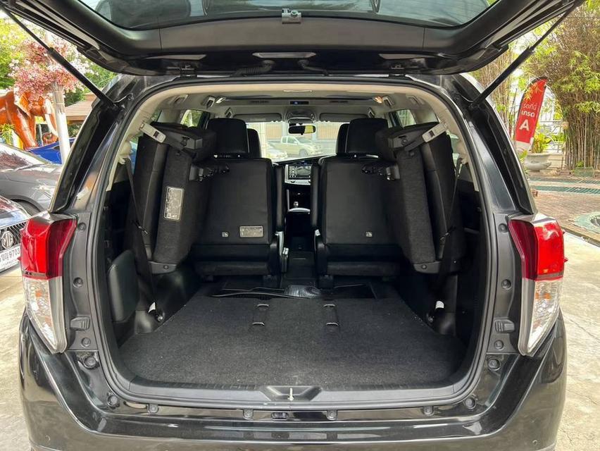 TOYOTA INNOVA CRYSTA PREMIUM เครื่อง2.8cc. AUTO ปี2022 10