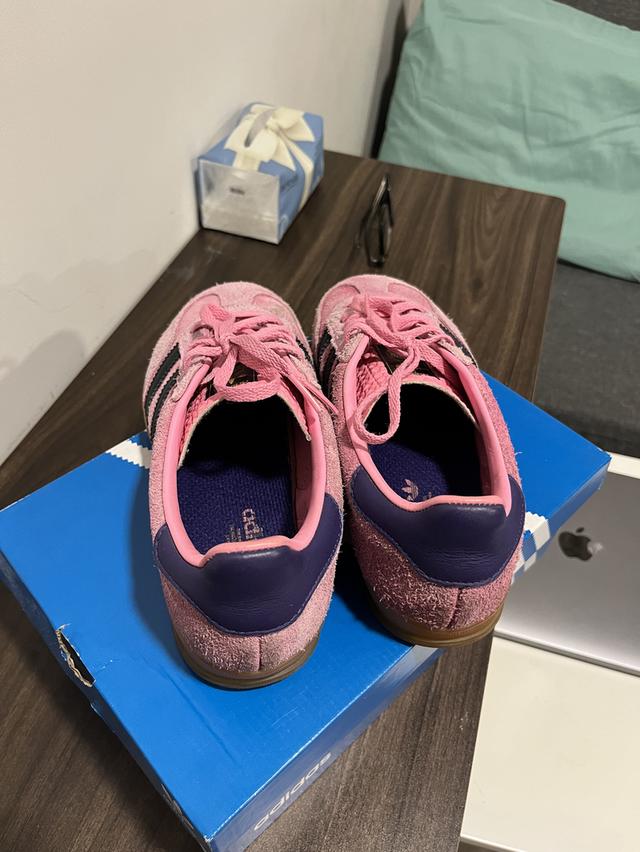 Many kind of shoes .:;;..; āļĢāļđāļāļĒāđāļāļĒāļāļĩāđ 4