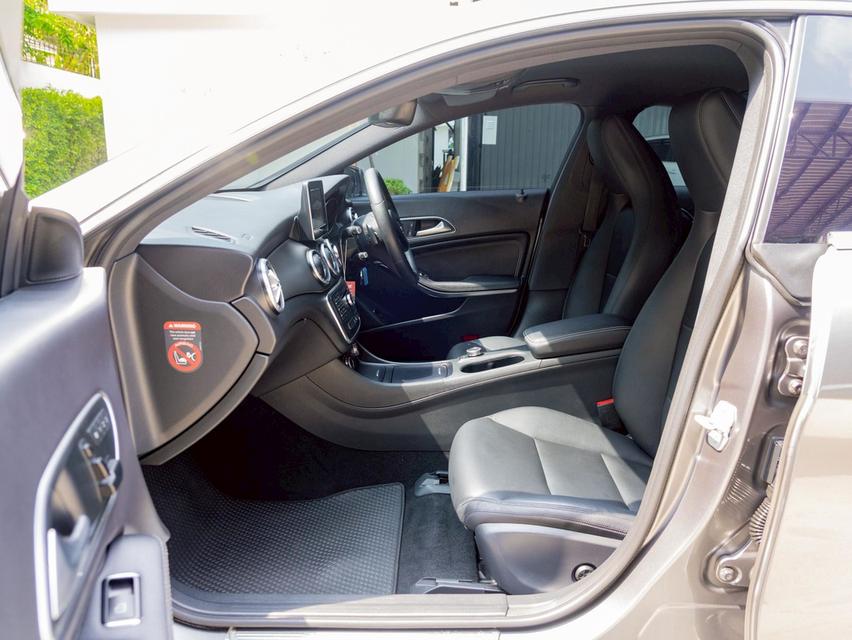 Mercedes Benz CLA180 Urban Coupe  ปี 2015 รูปที่ 11