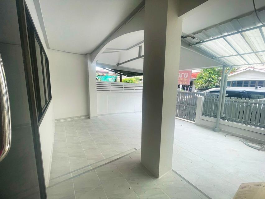 ขายทาวน์โฮม 2ชั้น รีโนเวทใหม่ หมู่บ้านเฟิร์สโฮม ซ.ร่วมมิตรพัฒนา แยก7 3