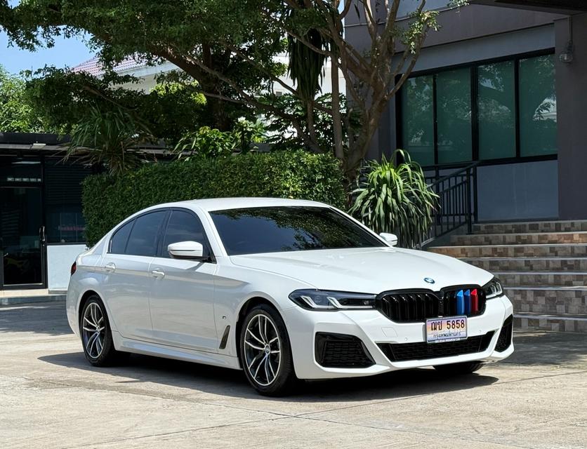 2022 BMW 520D MSPORT LCI รถออกศูนย์ BMW THAILAND รถวิ่งน้อย เข้าศูนย์ตรงระยะ รถไม่เคยมีอุบัติเหตุครับ