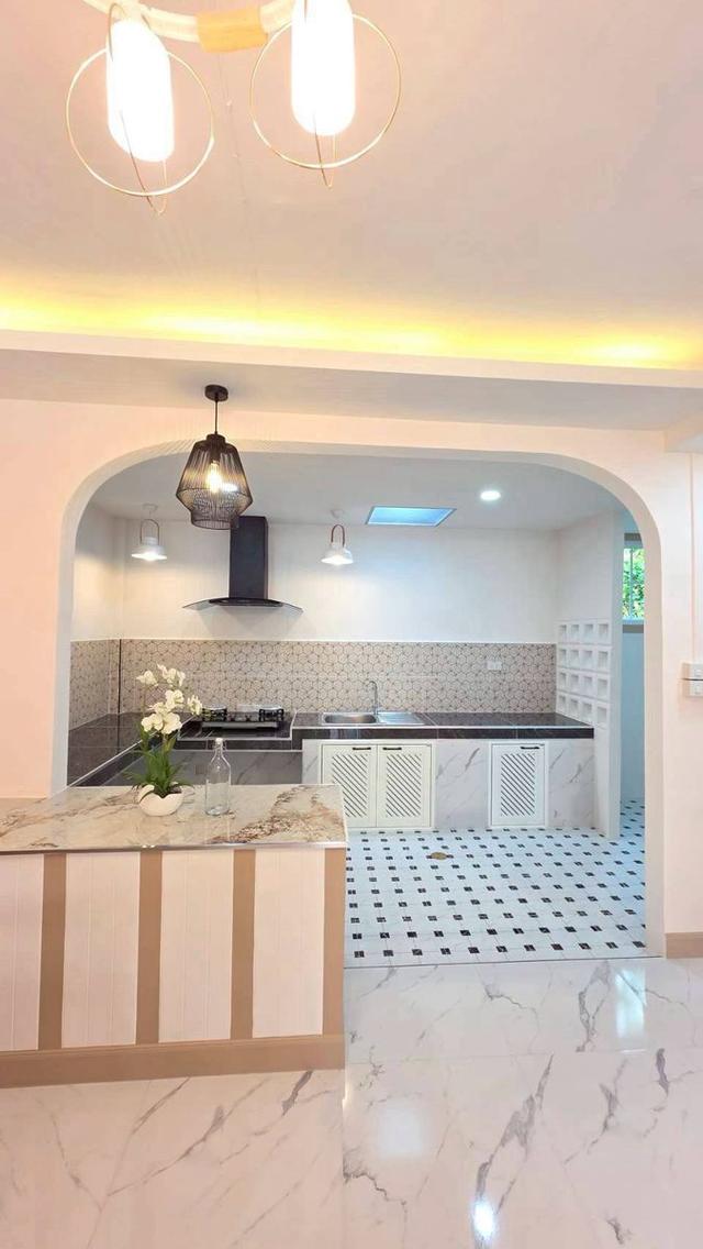 หมู่บ้านพฤกษา18/1 บางใหญ่ ซอยแก้วอินทร์ ทาวน์เฮาส์ 2 ชั้น มีเคาท์เตอร์บาร์ ตกแต่งใหม่พร้อมอยู่ หน้ากว้าง 6 เมตร ใกล้ทางด่วนM81-เซ็นทรัล เวสต์เกตื่น 16