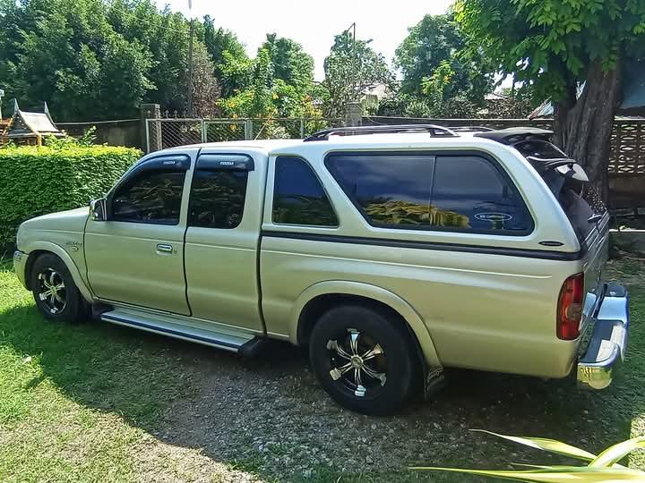 Mazda Fighter Cab 2004 7