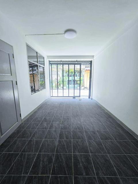 MRT ห้วยขวาง 500ม. 3นอน รร.นานาชาติรีเจนท์ 1.2 กม.ประชาราษฏร์บำเพ็ญ 10-18 ตลาดสดห้วยขวาง 1.4 กม.ทาวน์เฮ้าส์ 2 ชั้น รีโนเ 6