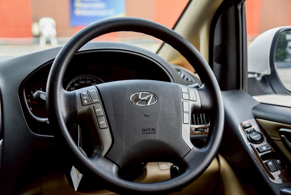รหัสรถ CBL982 HYUNDAI H-1 2.5 Elite NS AT 2023 14