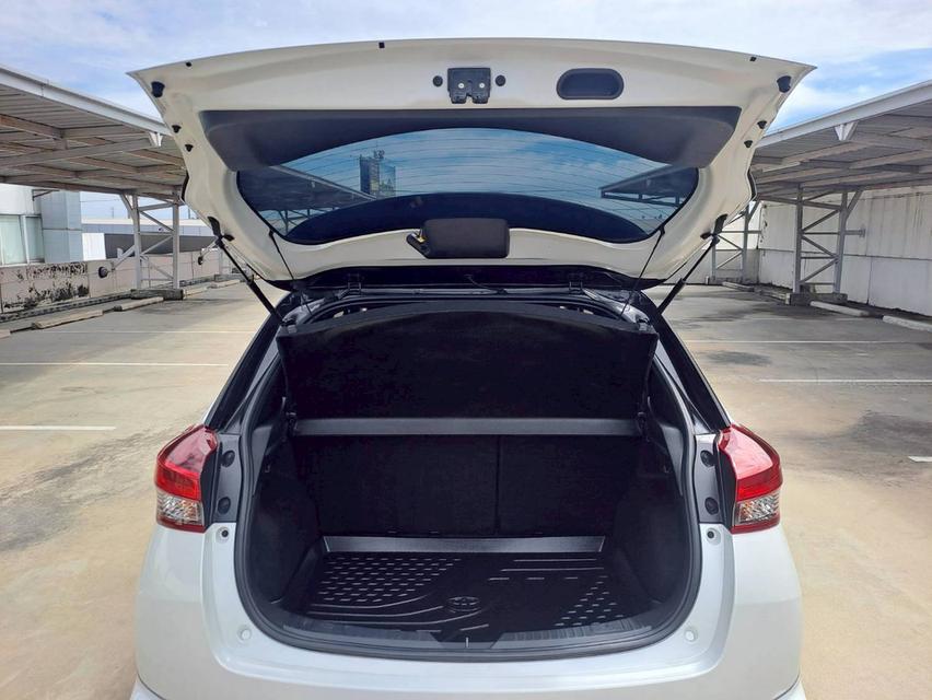 TOYOTA YARIS, 1.2 SPORT PREMIUM (สีขาว) ปี2022 ✅ รถมือเดียวออกห้างป้ายแดง รถบ้านแท้ๆ 17