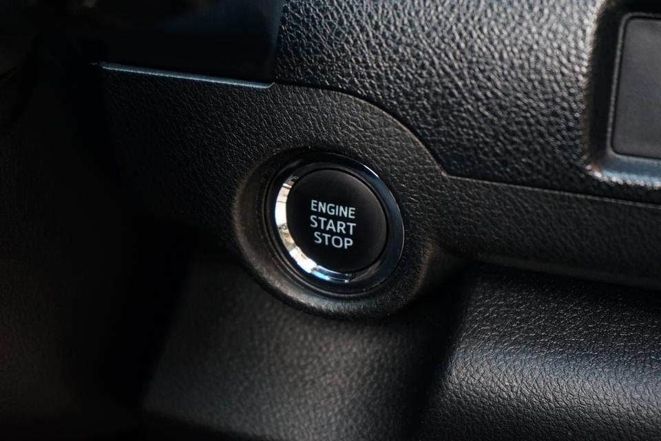 2014 TOYOTA INNOVA 2.0G EXTREMO 14