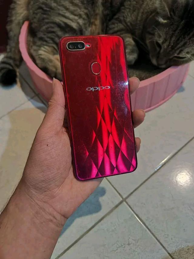 OPPO F9 สีแดงลายสวย 4