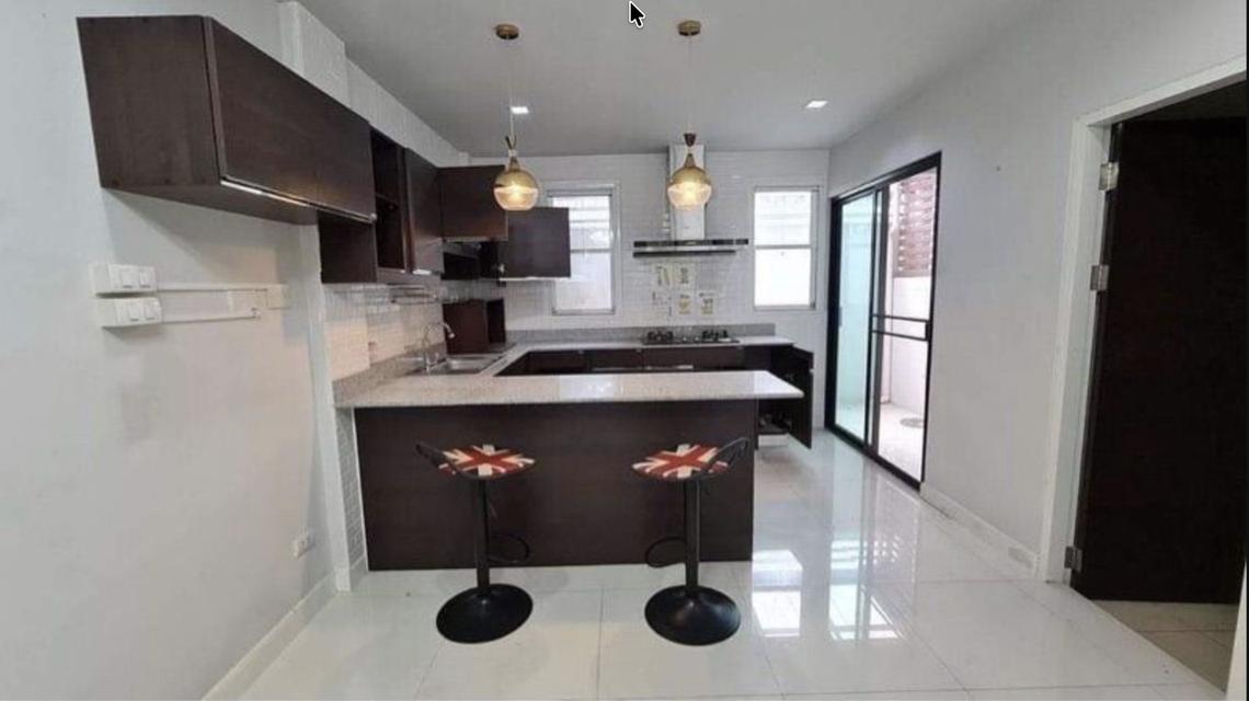 บ้านทาวน์โฮม 3 ชั้น สวยสไตล์ลอฟ ทำเลดอนเมือง ติดถนนวิภาวดี ราคาไม่แพง 11