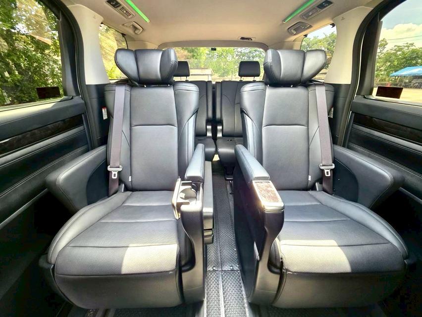Toyota ALPHARD 2.5SC PACKAGE สีขาว ปี 2022 ไมล์ 20,xxx กม.  13