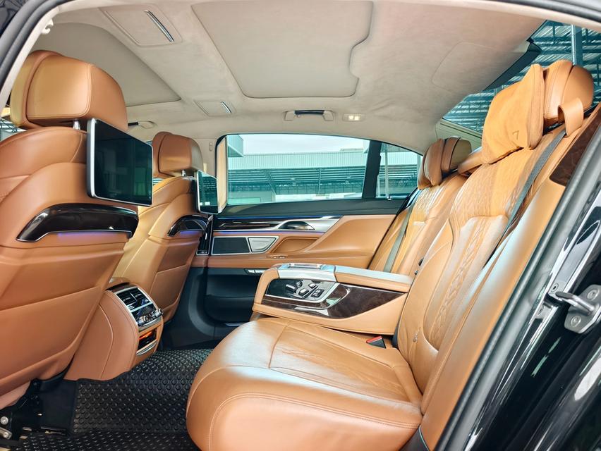 🚗 BMW 740Li Limousine RHD (G12) 2017 รูปที่ 13