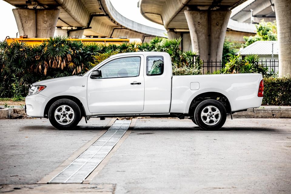 Toyota Vigo Cab 2.5 ดีเซล ปี 2004 สี ขาว มือเดียวป้ายแดง 9