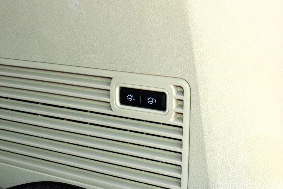 รหัสรถ PB3172 FORD EVEREST, 3.2 TITANIUM PLUS 4WD ดีเซล รูปที่ 6