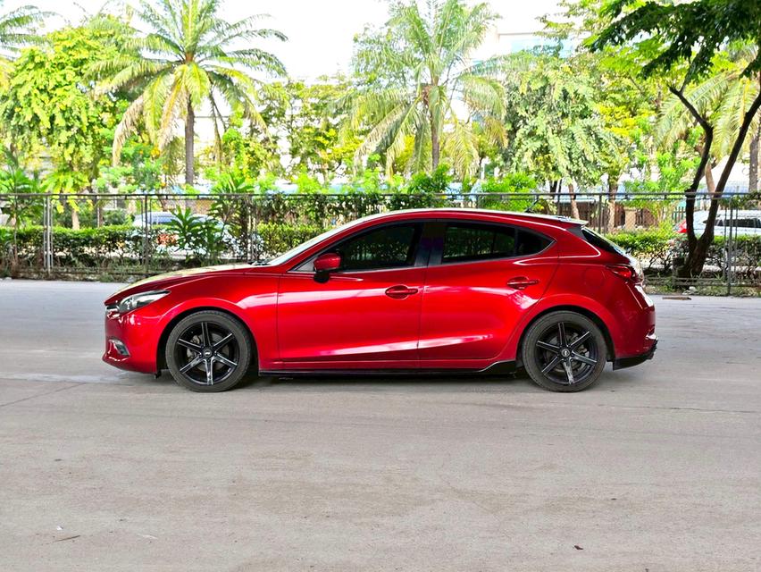 ขายรถ mazda3 2.0C Sport  ปี 2017 สีแดง เกียร์ออโต้ 7
