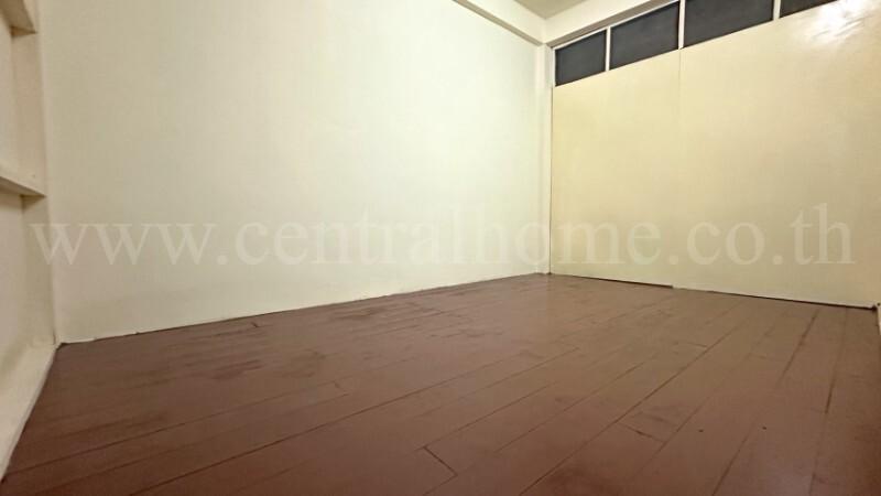 ทาวน์เฮ้าส์ 3 ชั้น ซอย กรุงเทพ - นนทบุรี 23 (จันทร์เกษม) ราคาถูกมาก 8