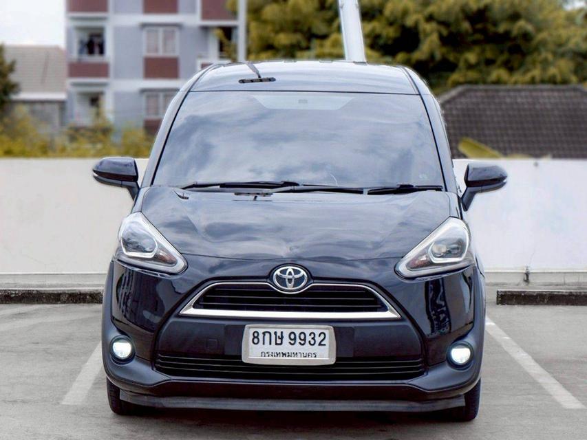 TOYOTA SIENTA 1.5 V เกียร์ Auto สีดำ ปี 2019 (ตัว Top สุดประตูสไลด์ไฟฟ้า 2 ข้าง)